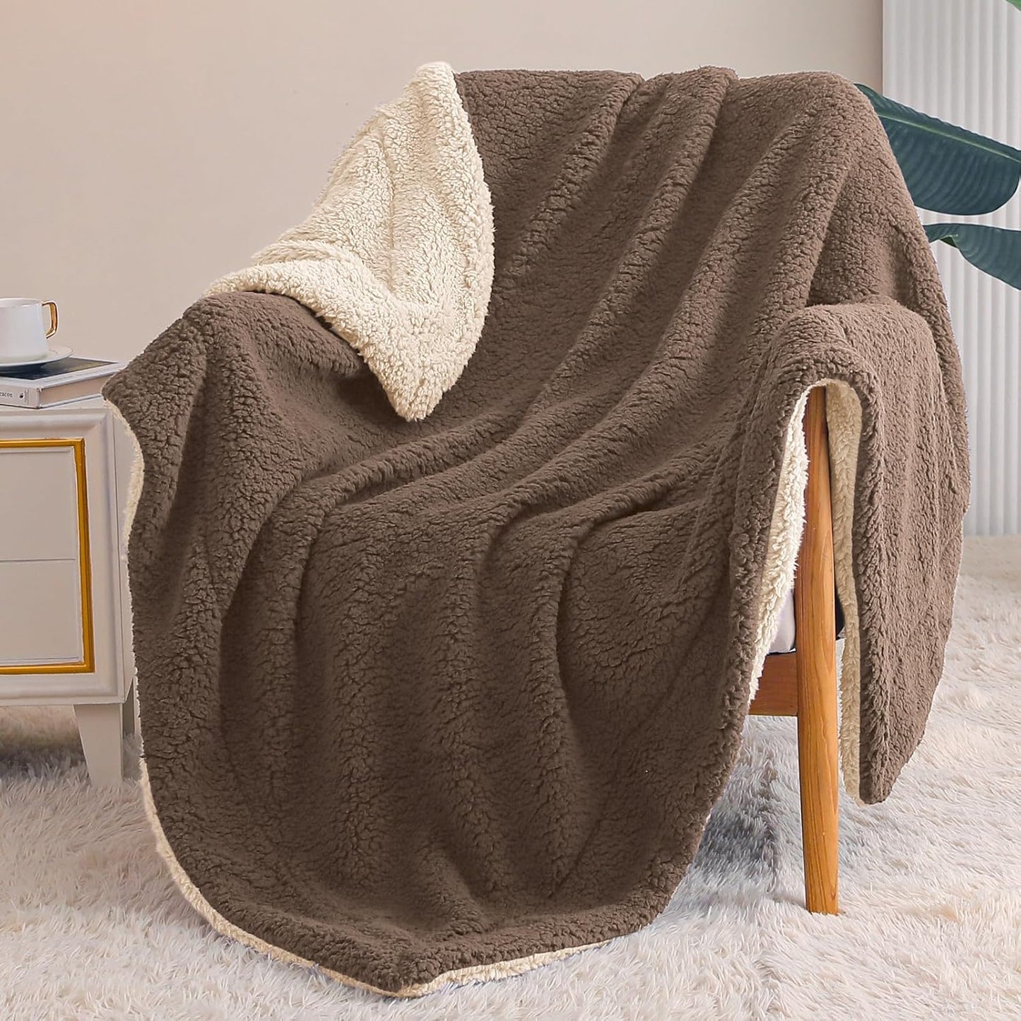 Reversible Sherpa Fleece Throw Blanket for Couch, Soft Plush Blanket for Bed, Thick Warm Fluffy Blankets for Winter, 50X60 Inches, Brown/Khaki